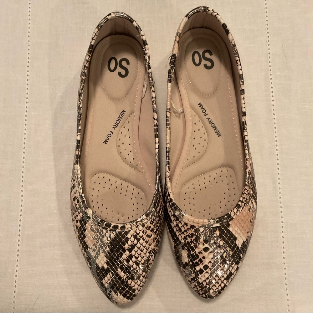 So snake print flats size 8 new